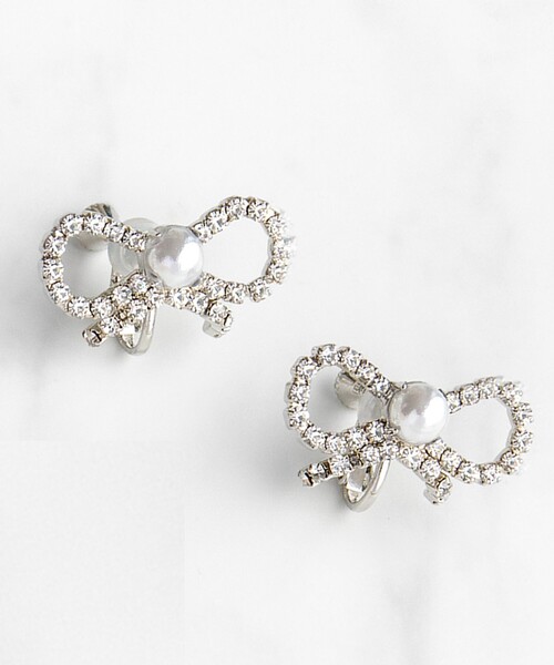 TOCCA(トッカ)の「GLITTER RIBBON EARRINGS イヤリング(イヤリング・レディース・ゴールド系/ブラック系/ホワイト系・F)」の7枚目の写真
