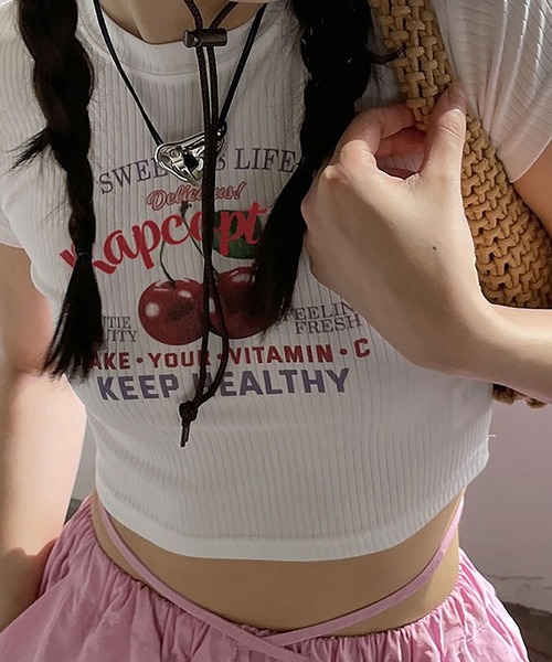 leune(ルネ)の「チェリープリントリブクロップドT(Tシャツ/カットソー・レディース・ホワイト・FREE)」の2枚目の写真