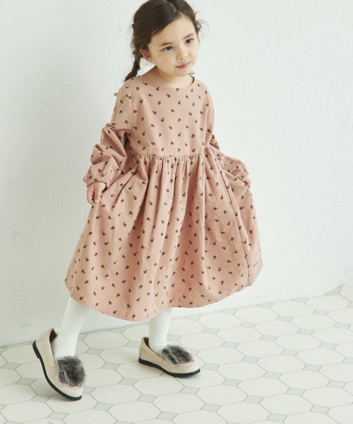 pairmanon（ペアマノン）の「総柄 長袖 リラックス ワンピース（ワンピース・キッズ・アイボリー/グレー系その他/ブラウン系その他/ブラック系その他/ブルー/ピンク/レッド系その他/パープル系その他/ドット/ラベンダー・100/110/120/130/140/150/90）」の9枚目の写真