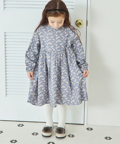 pairmanon（ペアマノン）の「総柄 長袖 リラックス ワンピース（ワンピース・キッズ・アイボリー/グレー系その他/ブラウン系その他/ブラック系その他/ブルー/ピンク/レッド系その他/パープル系その他/ドット/ラベンダー・100/110/120/130/140/150/90）」の6枚目の写真