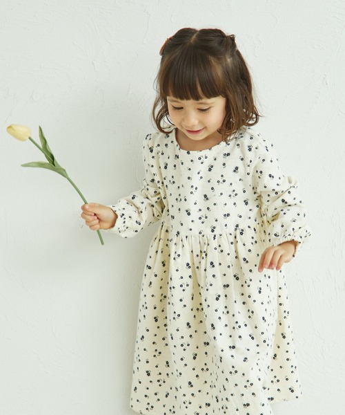 pairmanon（ペアマノン）の「総柄 長袖 リラックス ワンピース（ワンピース・キッズ・アイボリー/グレー系その他/ブラウン系その他/ブラック系その他/ブルー/ピンク/レッド系その他/パープル系その他/ドット/ラベンダー・100/110/120/130/140/150/90）」の12枚目の写真