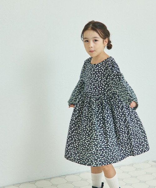 pairmanon（ペアマノン）の「総柄 長袖 リラックス ワンピース（ワンピース・キッズ・アイボリー/グレー系その他/ブラウン系その他/ブラック系その他/ブルー/ピンク/レッド系その他/パープル系その他/ドット/ラベンダー・100/110/120/130/140/150/90）」の14枚目の写真