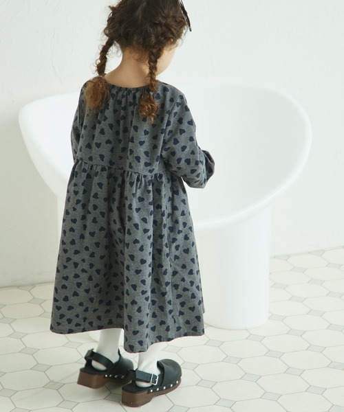 pairmanon（ペアマノン）の「総柄 長袖 リラックス ワンピース（ワンピース・キッズ・アイボリー/グレー系その他/ブラウン系その他/ブラック系その他/ブルー/ピンク/レッド系その他/パープル系その他/ドット/ラベンダー・100/110/120/130/140/150/90）」の16枚目の写真