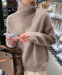 オーバーサイズタートルネックニット