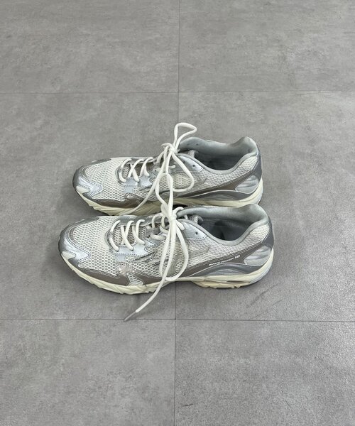 Omekashi(オメカシ)の「MIZUNO WAVE RIDER スニーカー(スニーカー・レディース・シルバー/ライム・23cm/24cm/25cm)」の5枚目の写真
