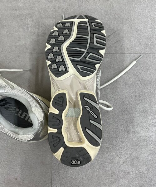 Omekashi(オメカシ)の「MIZUNO WAVE RIDER スニーカー(スニーカー・レディース・シルバー/ライム・23cm/24cm/25cm)」の7枚目の写真
