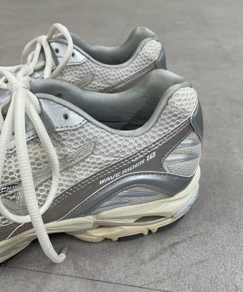Omekashi(オメカシ)の「MIZUNO WAVE RIDER スニーカー(スニーカー・レディース・シルバー/ライム・23cm/24cm/25cm)」の9枚目の写真