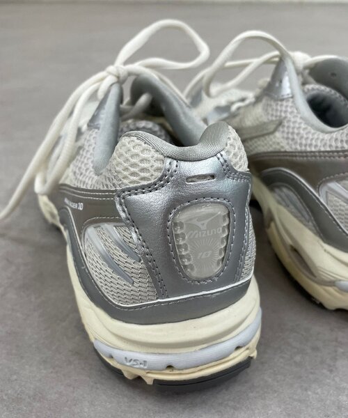 Omekashi(オメカシ)の「MIZUNO WAVE RIDER スニーカー(スニーカー・レディース・シルバー/ライム・23cm/24cm/25cm)」の10枚目の写真