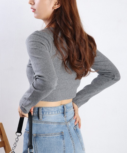 STARTER BLACK LABEL（スターターブラックレーベル）の「STARTER BLACK LABEL 蝶刺繍 ヘンリーネック クロップド丈 テレコリブ ロンＴ（Tシャツ/カットソー・レディース・カーキ/ブラック/チャコール/ホワイト/ピンク・M/L）」の7枚目の写真