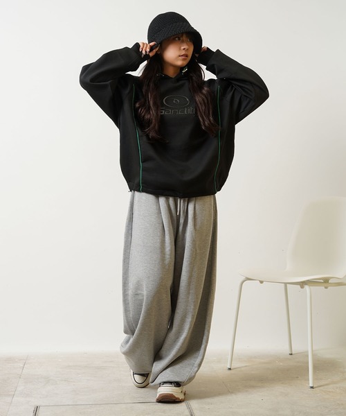 1111clothing(ワンフォークロージング)の「パイピング メタルプリント パーカー / Piping Metal Printed Hoodie(パーカー・メンズ・ブラック/オフホワイト・M/L)」の14枚目の写真