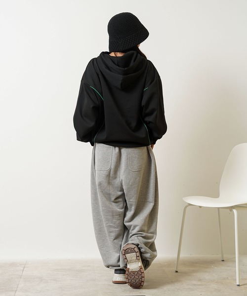 1111clothing(ワンフォークロージング)の「パイピング メタルプリント パーカー / Piping Metal Printed Hoodie(パーカー・メンズ・ブラック/オフホワイト・M/L)」の16枚目の写真