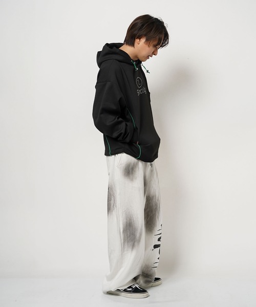 1111clothing(ワンフォークロージング)の「パイピング メタルプリント パーカー / Piping Metal Printed Hoodie(パーカー・メンズ・ブラック/オフホワイト・M/L)」の22枚目の写真
