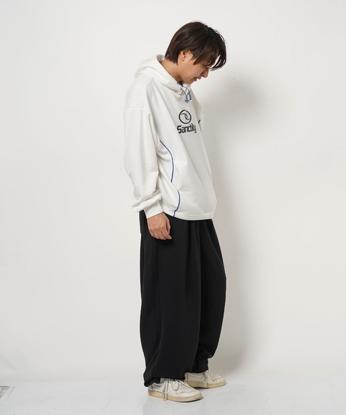 1111clothing(ワンフォークロージング)の「パイピング メタルプリント パーカー / Piping Metal Printed Hoodie(パーカー・メンズ・ブラック/オフホワイト・M/L)」の7枚目の写真