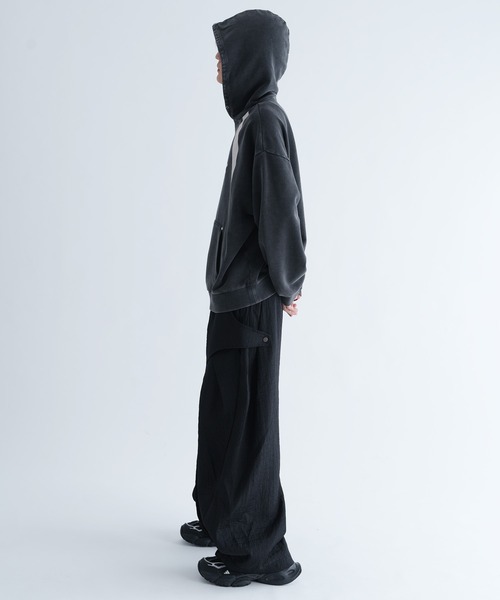 epnok（エプノック）の「【EPNK】Rivet pigment hoodie / リベットピグメントフーディー（パーカー・メンズ・ブラック/ネイビー・SMALL/MEDIUM/LARGE）」の20枚目の写真
