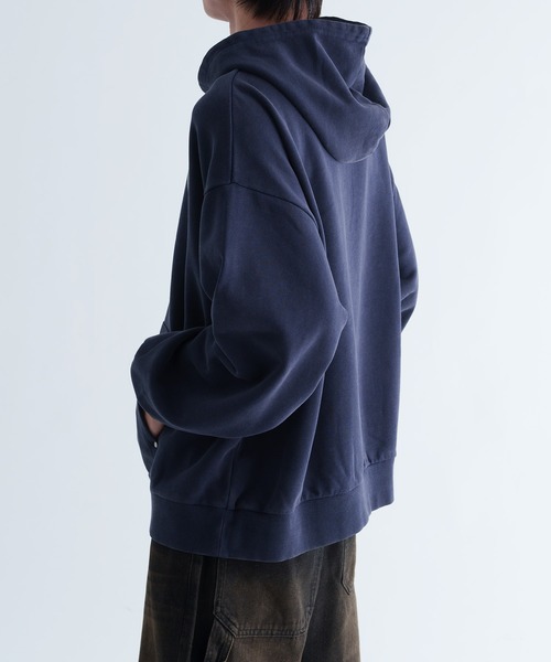 epnok（エプノック）の「【EPNK】Rivet pigment hoodie / リベットピグメントフーディー（パーカー・メンズ・ブラック/ネイビー・SMALL/MEDIUM/LARGE）」の11枚目の写真