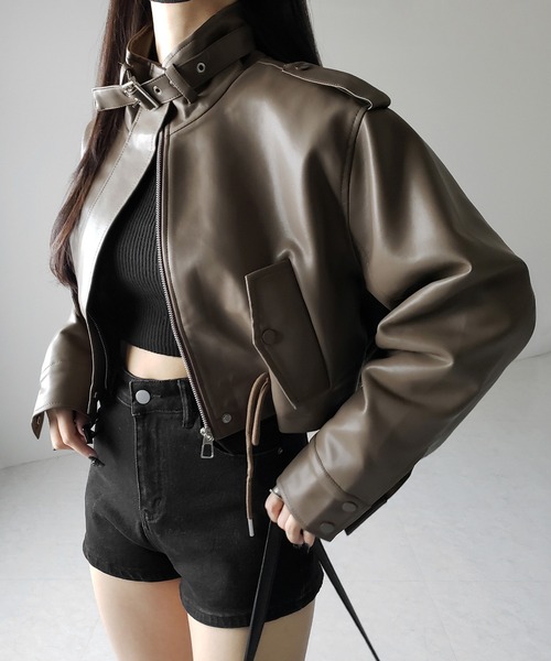 me+em select（ミームセレクト）の「【 ２WAY  】スタンドカラーベルテッドフェイクレザーショートブルゾン ／ stand collar belted fake leather short blouson（ブルゾン・レディース・ブラウン/ブラック・FREE）」の2枚目の写真