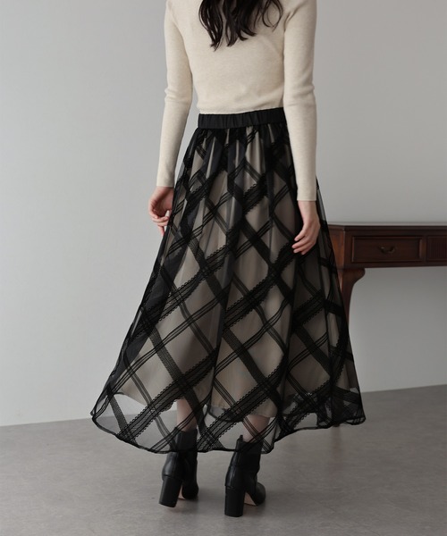 BLUEEAST（ブルーイースト）の「丈が選べるフロッキーチェックチュールスカート（スカート・レディース・ブラック/ベージュ/ネイビー/ブラック系/グレー系・SHORT/LONG）」の13枚目の写真