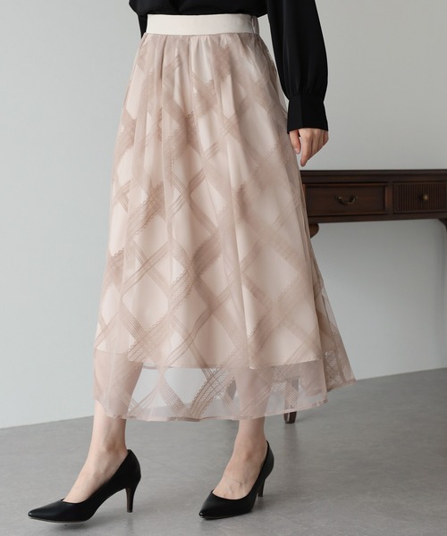BLUEEAST（ブルーイースト）の「丈が選べるフロッキーチェックチュールスカート（スカート・レディース・ブラック/ベージュ/ネイビー/ブラック系/グレー系・SHORT/LONG）」の12枚目の写真