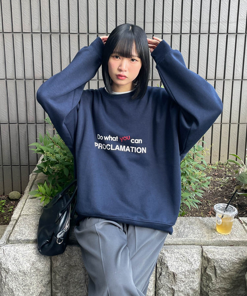 Chillfar(チルファー)の「アソートデザインロゴスウェット(スウェット・レディース・ネイビー系1/レッド系1/アイボリー系2/グレー系1/アイボリー系1/ブルー系1/ネイビー系2/ブルー系/オートミール/ネイビー/ネイビー系/アイボリー系/グレー系/杢グレー/グリーン系/ボルドー/ホワイト/レッド系・FREE)」の11枚目の写真