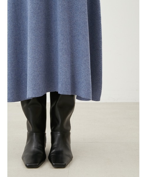 Mila Owen（ミラオーウェン）の「タートルネックロングリブニット