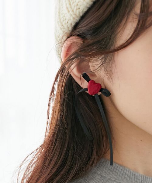MAJESTIC LEGON（マジェスティックレゴン）の「リボンモチーフイヤリング（イヤリング・レディース・A/B・FREE）」の5枚目の写真