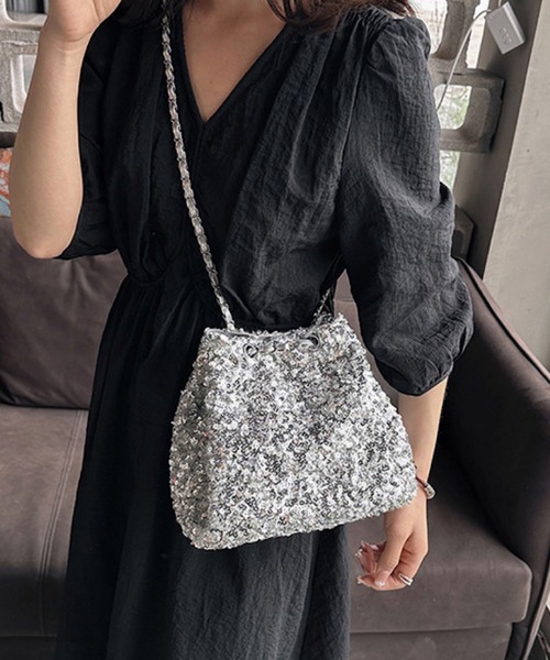 Mignonjour（ミニョンジュール）の「FReePLACe/2wayスパンコールチェーンバッグ X12342（ショルダーバッグ・レディース・シルバー/ブラック・FREE）」の2枚目の写真