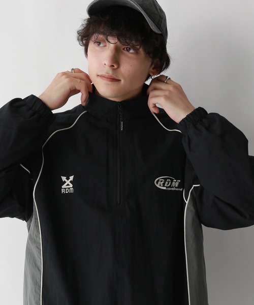 RAGEBLUE（レイジブルー）の「【Raidingmania】ナイロン/フリースゲームハーフジップ（スウェット・メンズ・グレー/ブラック・LARGE/MEDIUM）」の2枚目の写真