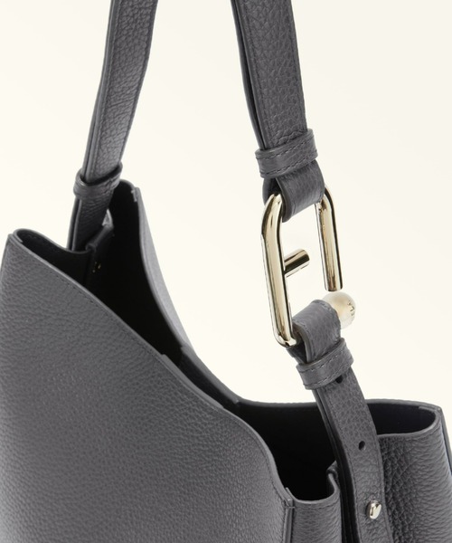 FURLA(フルラ)の「フルラ ヌヴォラ バケットバッグ S(ショルダーバッグ・レディース・ブラック/ダークグレー/チャコールグレー/ブラウン・ONE SIZE)」の10枚目の写真