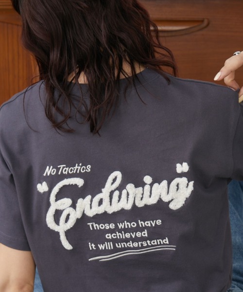 Auntie Rosa Holiday（アンティローザホリデー）の「サガラ刺繍ロゴTEE（Tシャツ/カットソー・レディース・チャコールグレー/アイボリー/ピンク・FREE）」の12枚目の写真