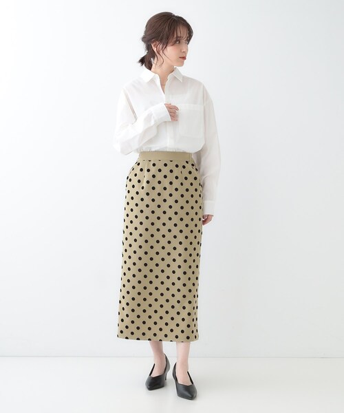 SHOO・LA・RUE（シューラルー）の「【洗える/S-LL】シーズン問わず合わせやすい ベーシックカラーシャツ（シャツ/ブラウス・レディース・ブルー系2/サックスブルー/ホワイト・01/02/03/04）」の6枚目の写真