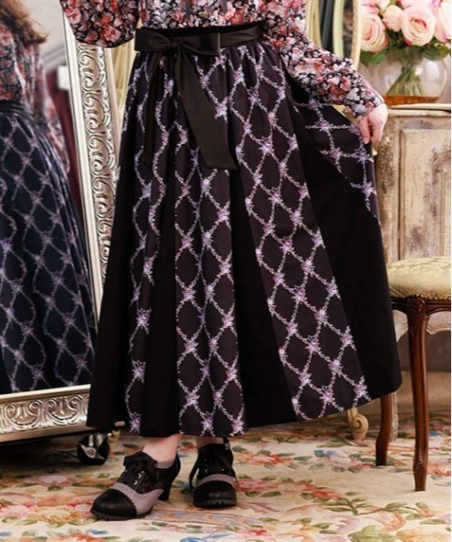 薔薇柄ベルベットライクスカート（スカート）｜axes femme（アクシーズファム）