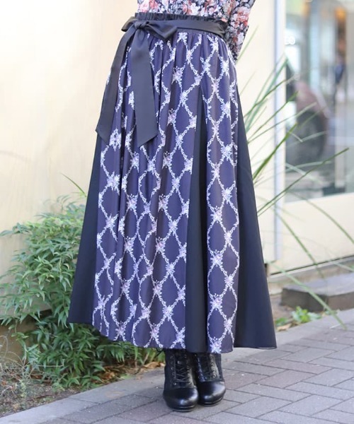 axes femme（アクシーズファム）の「薔薇柄ベルベットライクスカート（スカート・レディース・ワイン/ブラック/ベージュ・FREE）」の11枚目の写真