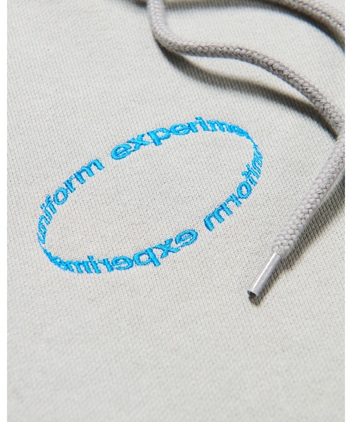 uniform experiment（ユニフォームエクスペリメント）の「LOOP LOGO HOODIE（パーカー・メンズ・ネイビー/ライトグレー/ブラック・1/2/3/4）」の10枚目の写真