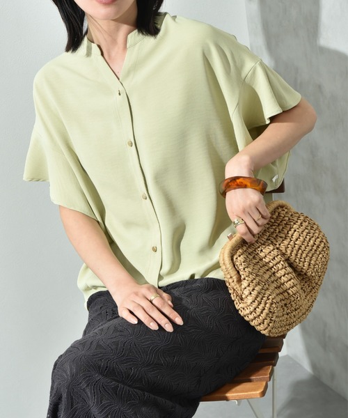 INTERPLANET（インタープラネット）の「【接触冷感・UV】ポーラキーネックゴールド釦ワイドスリーブブラウス（シャツ/ブラウス・レディース・ブラック/ブルー/オフホワイト/イエロー・FREE）」の4枚目の写真