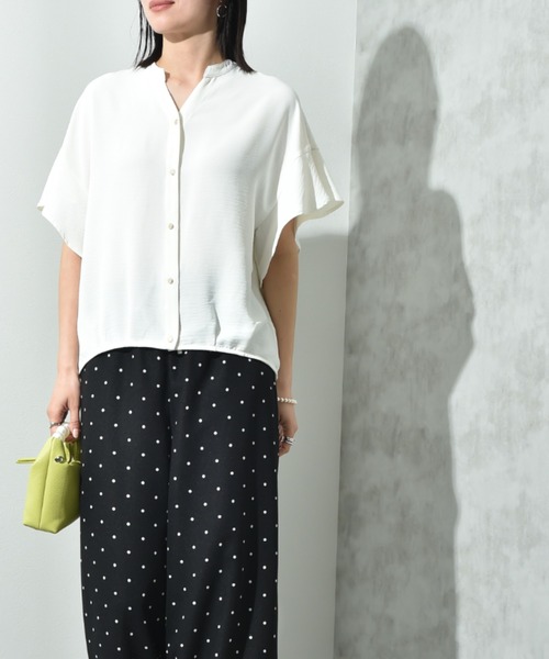 INTERPLANET（インタープラネット）の「【接触冷感・UV】ポーラキーネックゴールド釦ワイドスリーブブラウス（シャツ/ブラウス・レディース・ブラック/ブルー/オフホワイト/イエロー・FREE）」の12枚目の写真