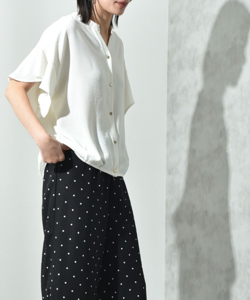 INTERPLANET（インタープラネット）の「【接触冷感・UV】ポーラキーネックゴールド釦ワイドスリーブブラウス（シャツ/ブラウス・レディース・ブラック/ブルー/オフホワイト/イエロー・FREE）」の16枚目の写真