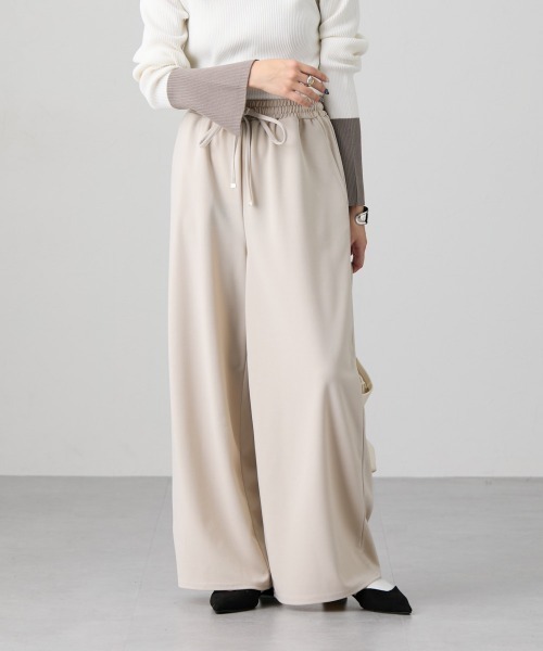 nissen(ニッセン)の「カットジョーゼットワイドパンツ(その他パンツ・レディース・ブラック/アイボリー/モカ・M/L)」の2枚目の写真