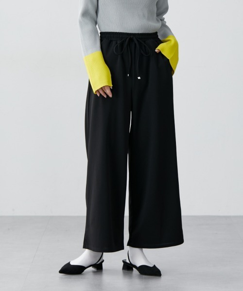 nissen(ニッセン)の「カットジョーゼットワイドパンツ(その他パンツ・レディース・ブラック/アイボリー/モカ・M/L)」の1枚目の写真