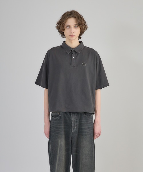 Regen Glanz(レーゲングランツ)の「cropped pigment dyed loose fit T-shirt/クロップドピグメントポロTシャツ(ポロシャツ・メンズ・ブラック/ネイビー・MEDIUM/LARGE)」の3枚目の写真