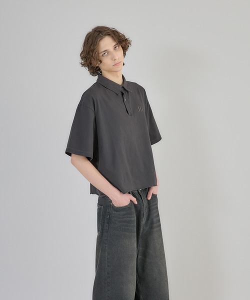 Regen Glanz(レーゲングランツ)の「cropped pigment dyed loose fit T-shirt/クロップドピグメントポロTシャツ(ポロシャツ・メンズ・ブラック/ネイビー・MEDIUM/LARGE)」の7枚目の写真
