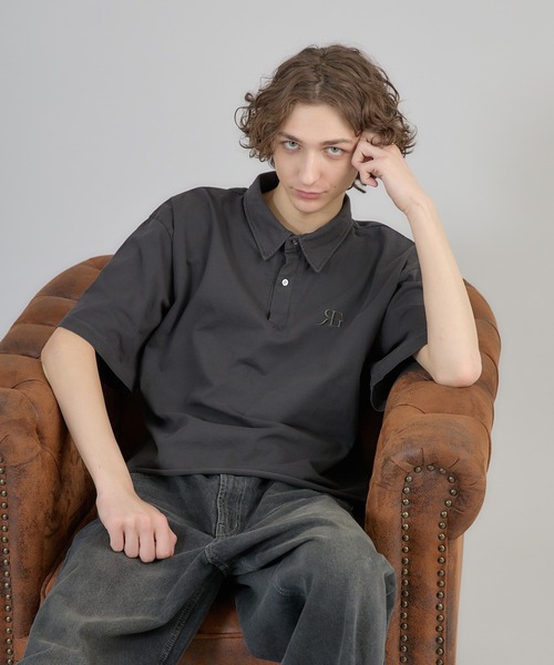 Regen Glanz(レーゲングランツ)の「cropped pigment dyed loose fit T-shirt/クロップドピグメントポロTシャツ(ポロシャツ・メンズ・ブラック/ネイビー・MEDIUM/LARGE)」の12枚目の写真