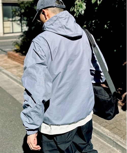 CONVERSE(コンバース)の「CONVERSE(コンバース)【メンズ】2WAYアノラック/袖脱着(ブルゾン・メンズ・ブルー/ブラック/オフホワイト・M/L)」の5枚目の写真