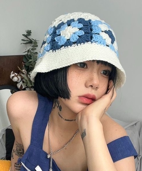 LADY LIKE(レディライク)の「カラフルバケットニット帽(ニットキャップ/ビーニー・レディース・ホワイト/ブルー/ブラウン・F)」の7枚目の写真