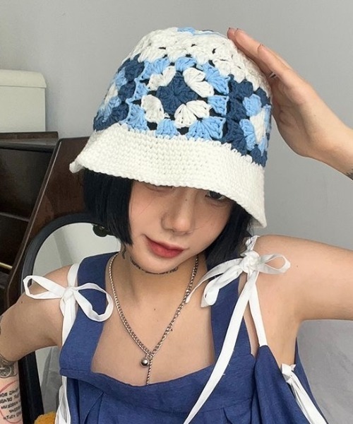 LADY LIKE(レディライク)の「カラフルバケットニット帽(ニットキャップ/ビーニー・レディース・ホワイト/ブルー/ブラウン・F)」の8枚目の写真