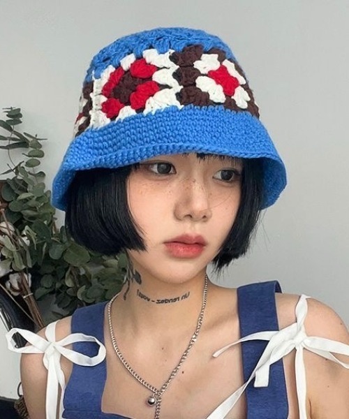 LADY LIKE(レディライク)の「カラフルバケットニット帽(ニットキャップ/ビーニー・レディース・ホワイト/ブルー/ブラウン・F)」の9枚目の写真