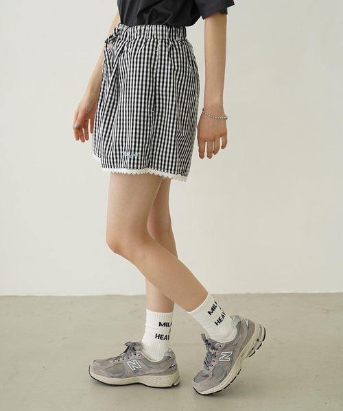 MILKFED.（ミルクフェド）の「GINGHAM MINI SHORTS（その他パンツ・レディース・レッド/ブラック/ライトブルー・S/M）」の4枚目の写真