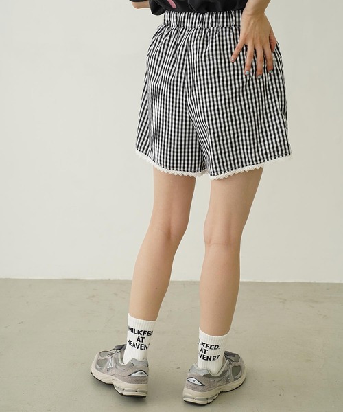 MILKFED.（ミルクフェド）の「GINGHAM MINI SHORTS（その他パンツ・レディース・レッド/ブラック/ライトブルー・S/M）」の5枚目の写真