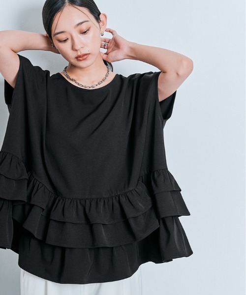 W:Huku(フーク)の「【W:Huku / イージーライトシリーズ】ゆるっと着られて、きれい見え。ハーフスリーブ ティアード フリル トップス(シャツ/ブラウス・レディース・ブラック/オフホワイト/グリーン系その他/チャコール/ブラウン・FREE)」の3枚目の写真