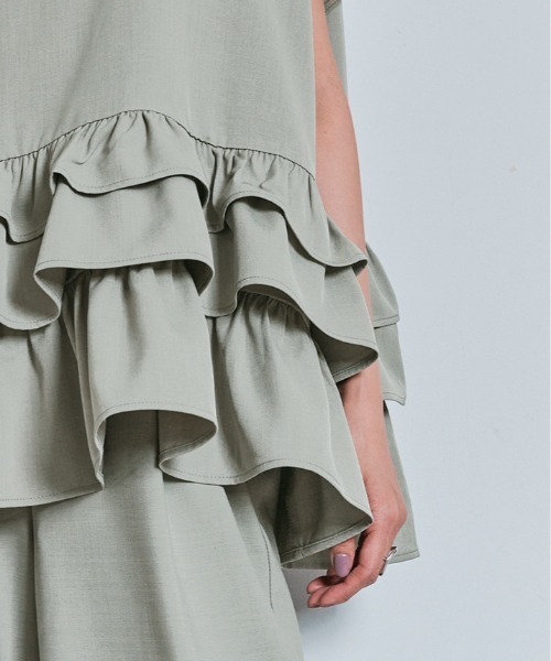 W:Huku(フーク)の「【W:Huku / イージーライトシリーズ】ゆるっと着られて、きれい見え。ハーフスリーブ ティアード フリル トップス(シャツ/ブラウス・レディース・ブラック/オフホワイト/グリーン系その他/チャコール/ブラウン・FREE)」の9枚目の写真