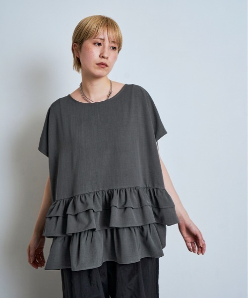 W:Huku(フーク)の「【W:Huku / イージーライトシリーズ】ゆるっと着られて、きれい見え。ハーフスリーブ ティアード フリル トップス(シャツ/ブラウス・レディース・ブラック/オフホワイト/グリーン系その他/チャコール/ブラウン・FREE)」の17枚目の写真